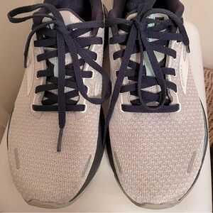 ❤️‍🔥NEW LISTING❤️‍🔥Brooks Women's Adrenaline GTS 22 Supportive Running Shoe